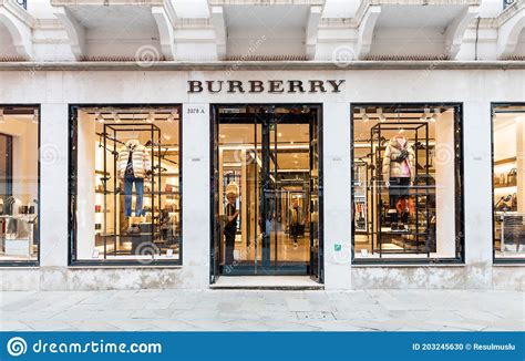 burberry venezia calle larga|Burberry .